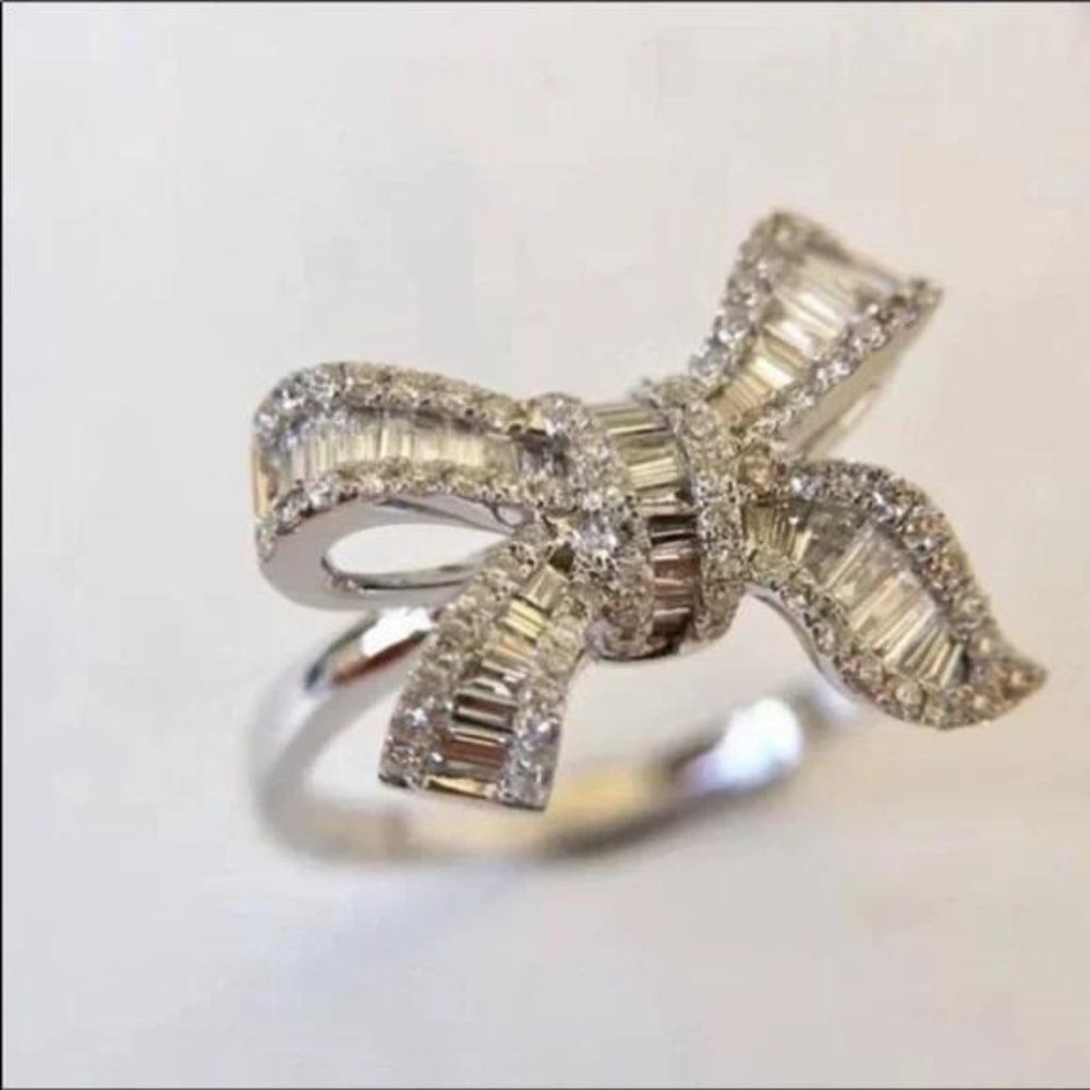 BAGUETTE BOW 925 STERLING SILVER DIAMOND RING, CUTE RING, SHINY RING. - Picture 2 of 8